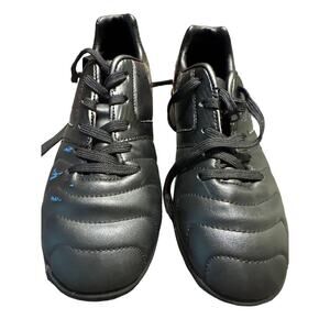 Brava Size 2.5 US Black/Blue Soccer Shoes